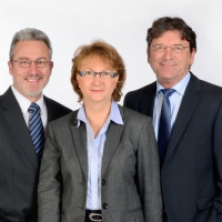 Die beiden Fraktionssprecher der SPD-Bürgerliste und Bürgermeister Albert Hingerl