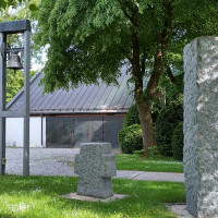 Die Aussegnungshalle am Poinger Friedhof (wie sie heute ist)