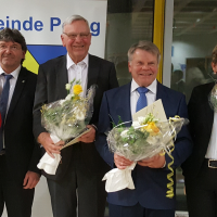 Bgm. Albert Hingerl mit den Trägern der Poinger Bürgermedaille Claudia Reinhardt, Dieter Finkhäuser, Peter Keegan und Elvira Schlögl