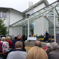 Schnappschuss vom Gottesdienst im Kirchgarten